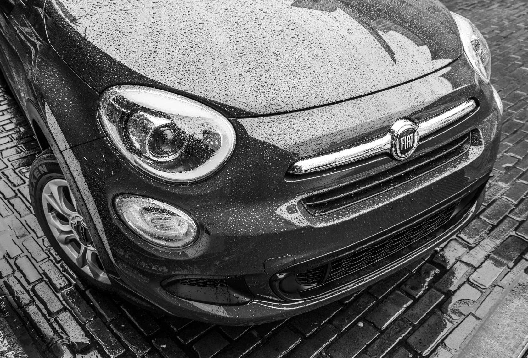 Christopher Nelson Photography|Fiat 500x|Seattle|PikePlaceMarket|B&W